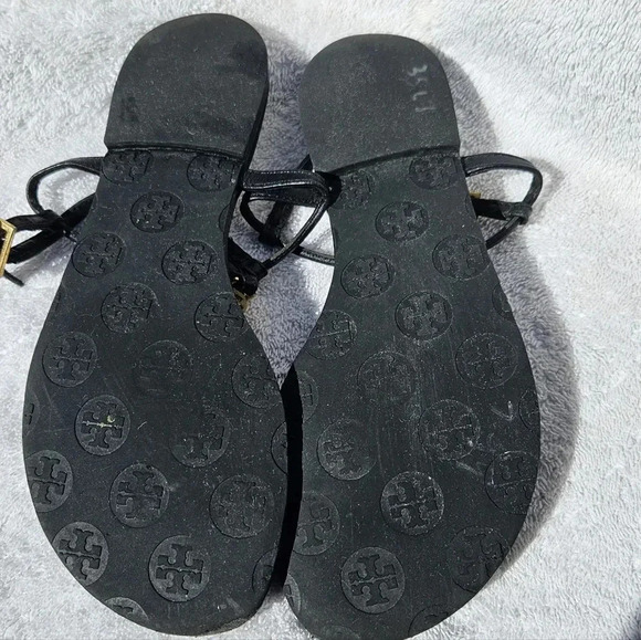 Tory Burch Emmy Black Leather Gold Medallion Thong Slingback Sandal Shoe… - Picture 6 of 7